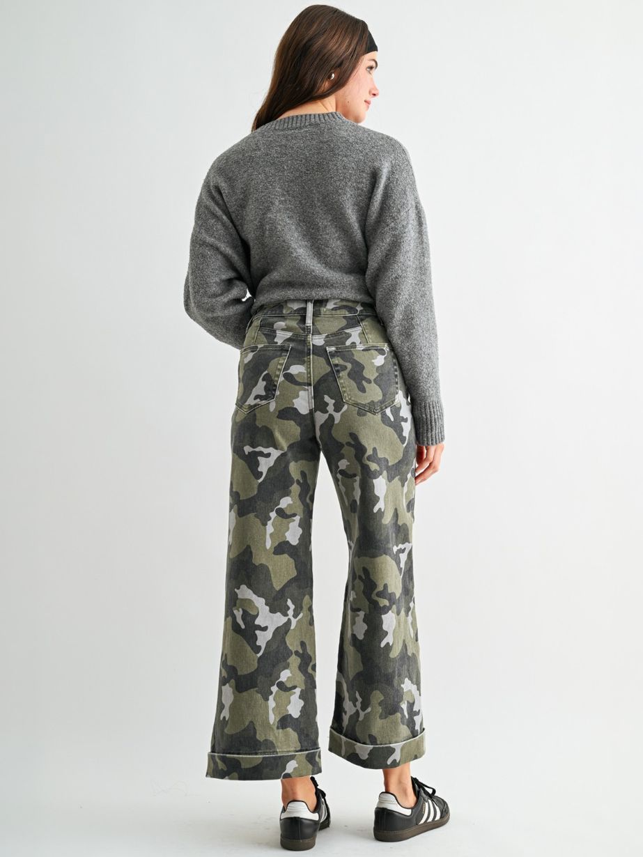 Women's High Rise Camo Cuffed Crop Jean