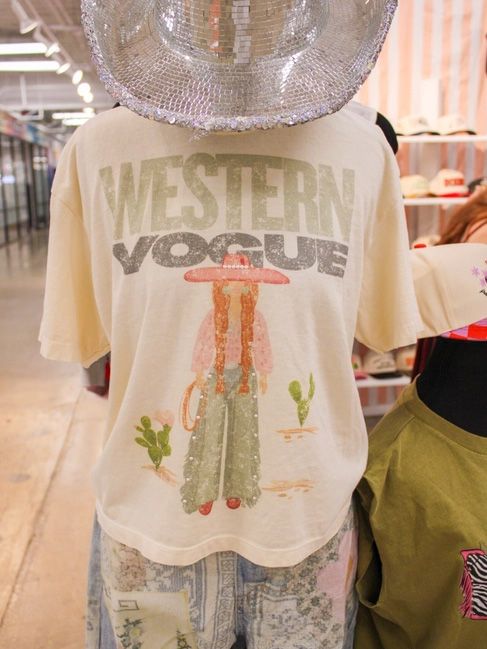 Women's Cowgirl Vogue Tee