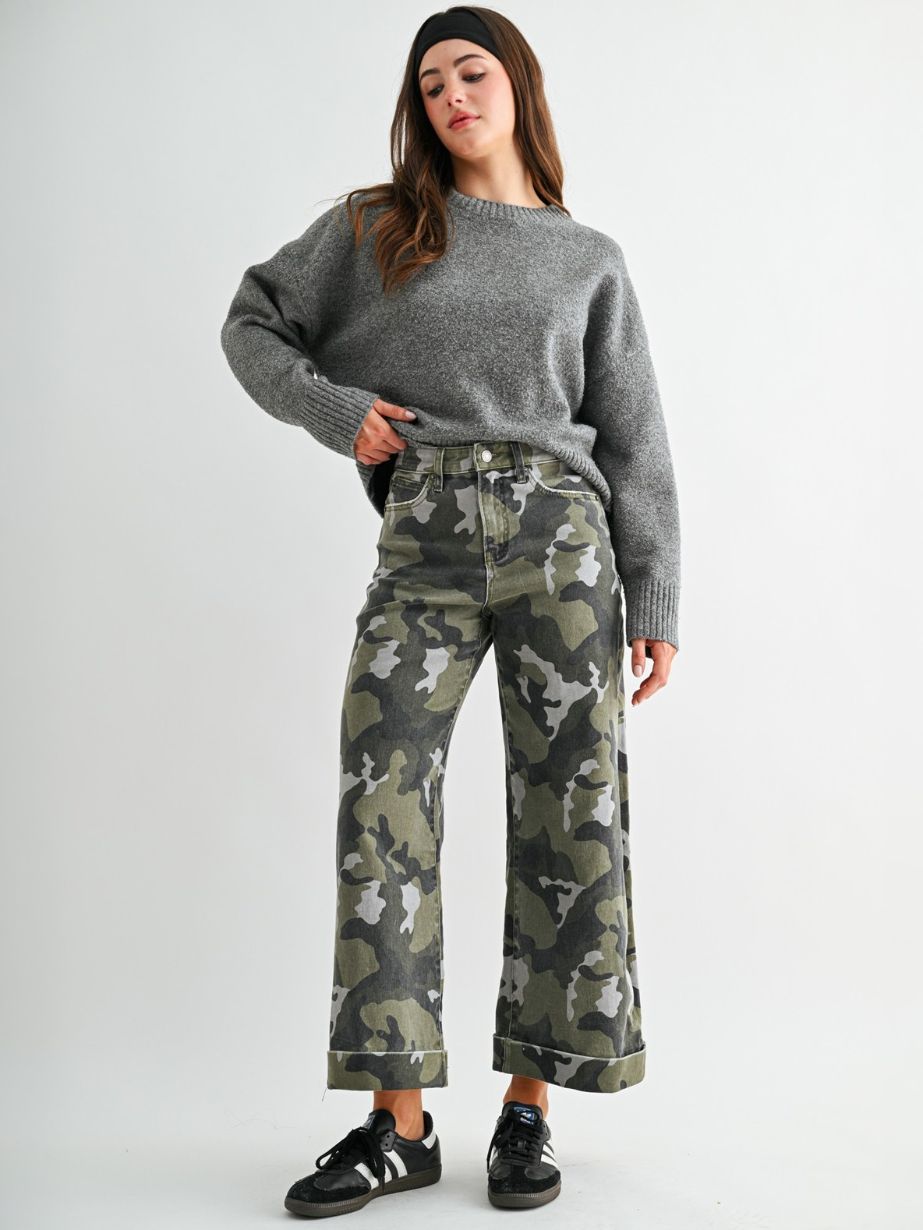 Women's High Rise Camo Cuffed Crop Jean